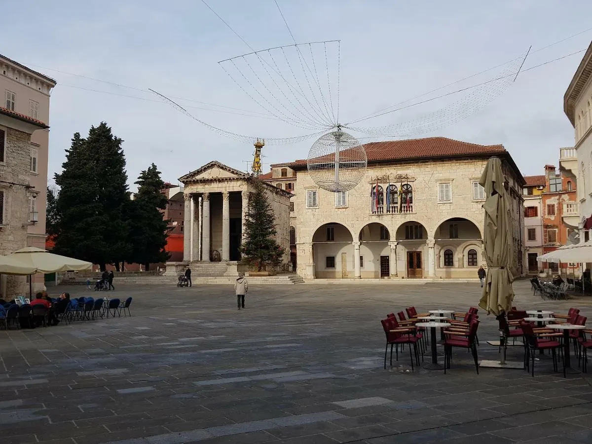 Noemi City Apartments Pula 0*,  Croatia
