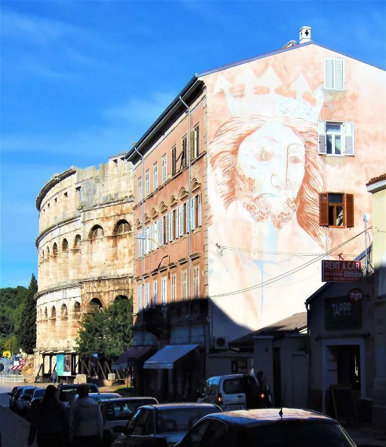 Noemi City Apartments Pula 0*,