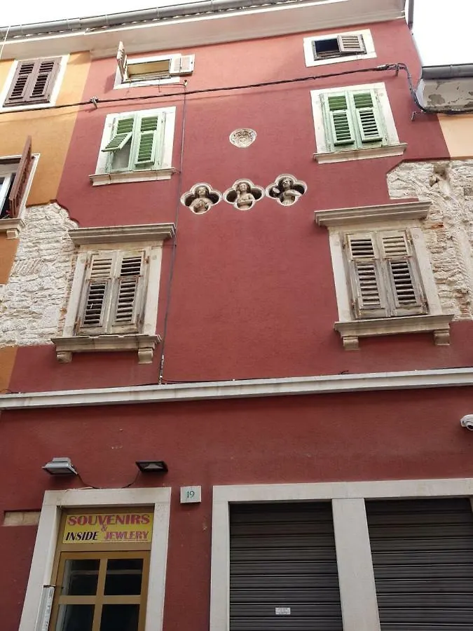 Noemi City Apartments Pula