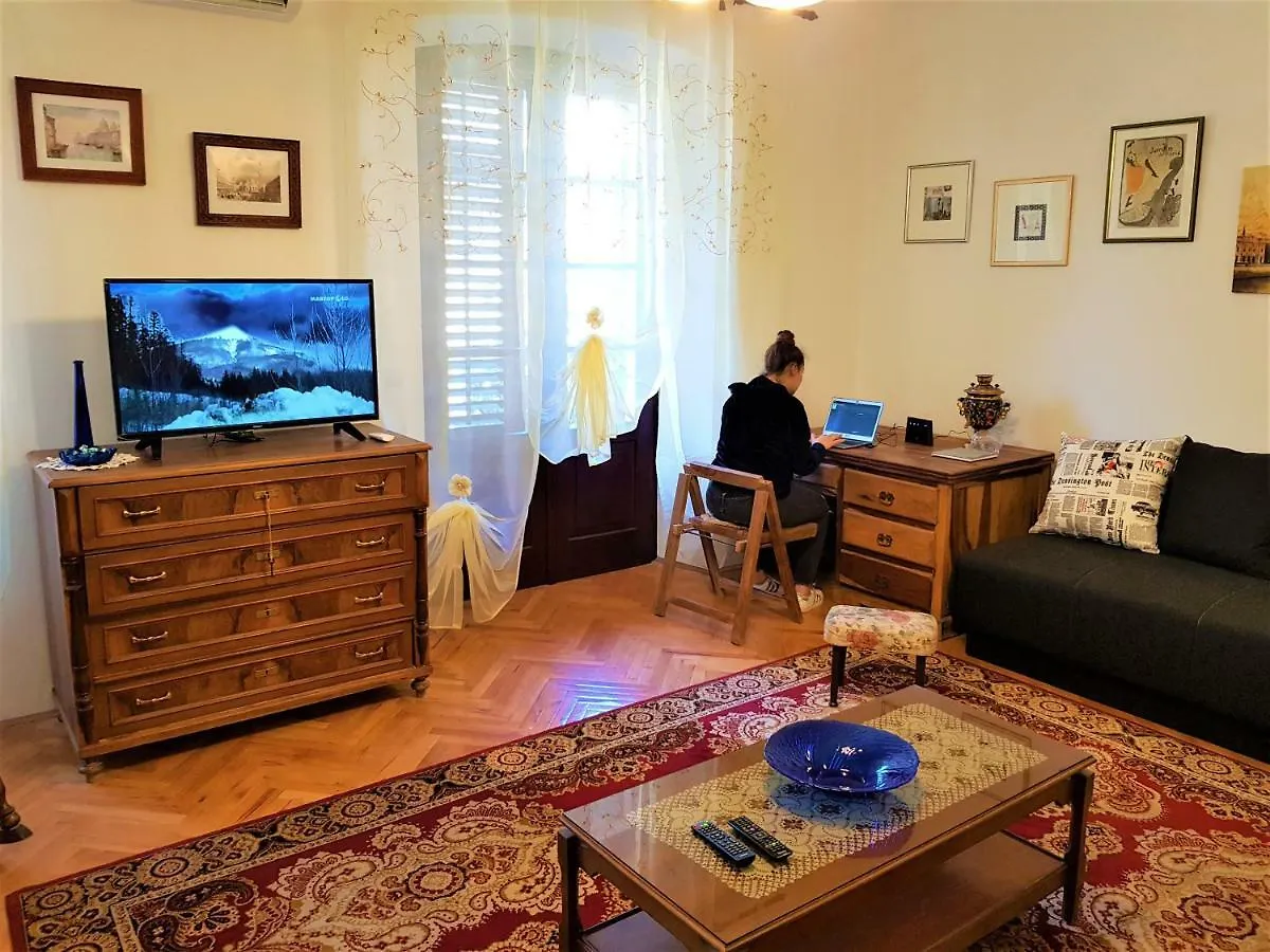 Noemi City Apartments Pula 0*,