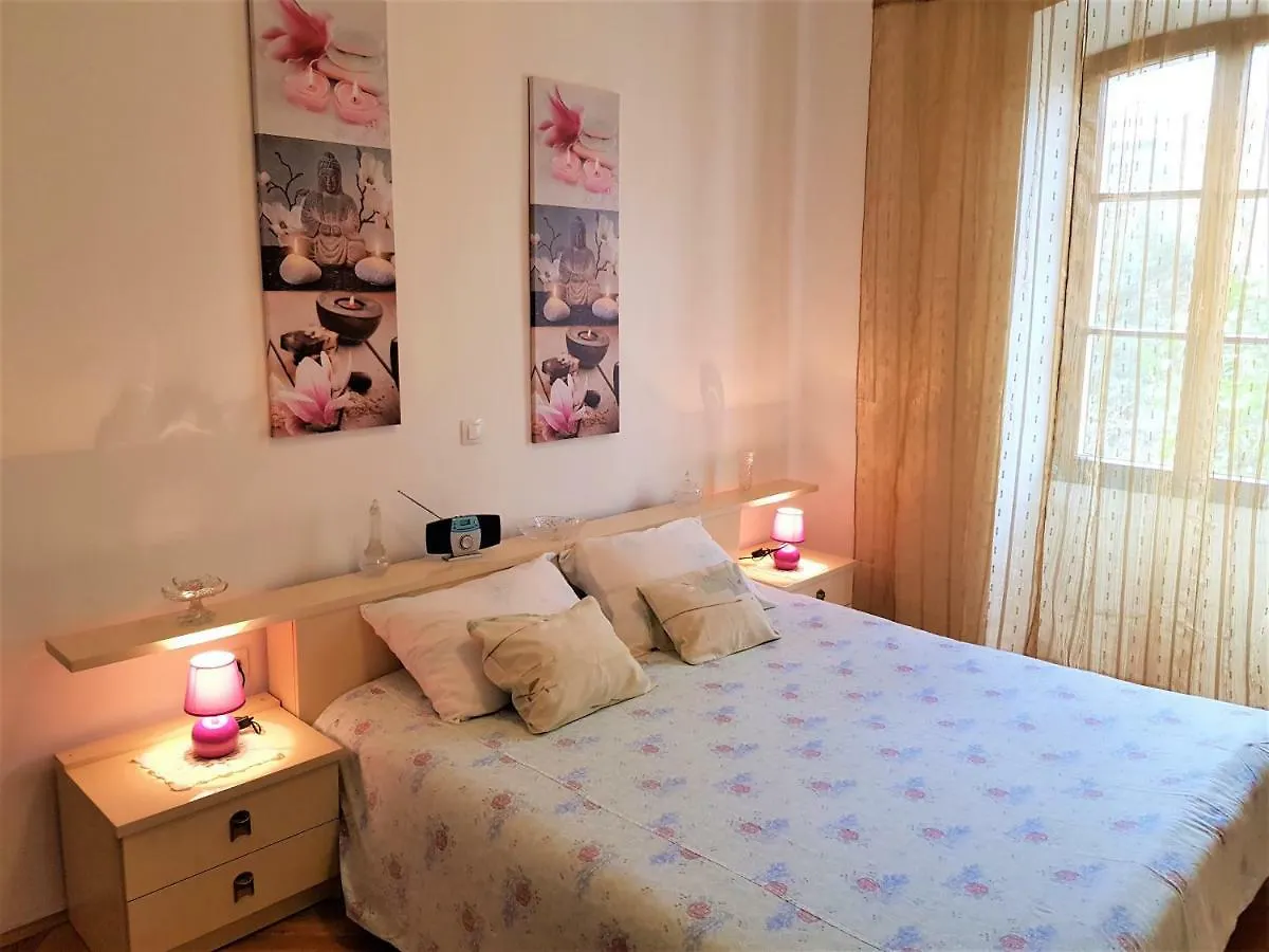 Noemi City Apartments Pula