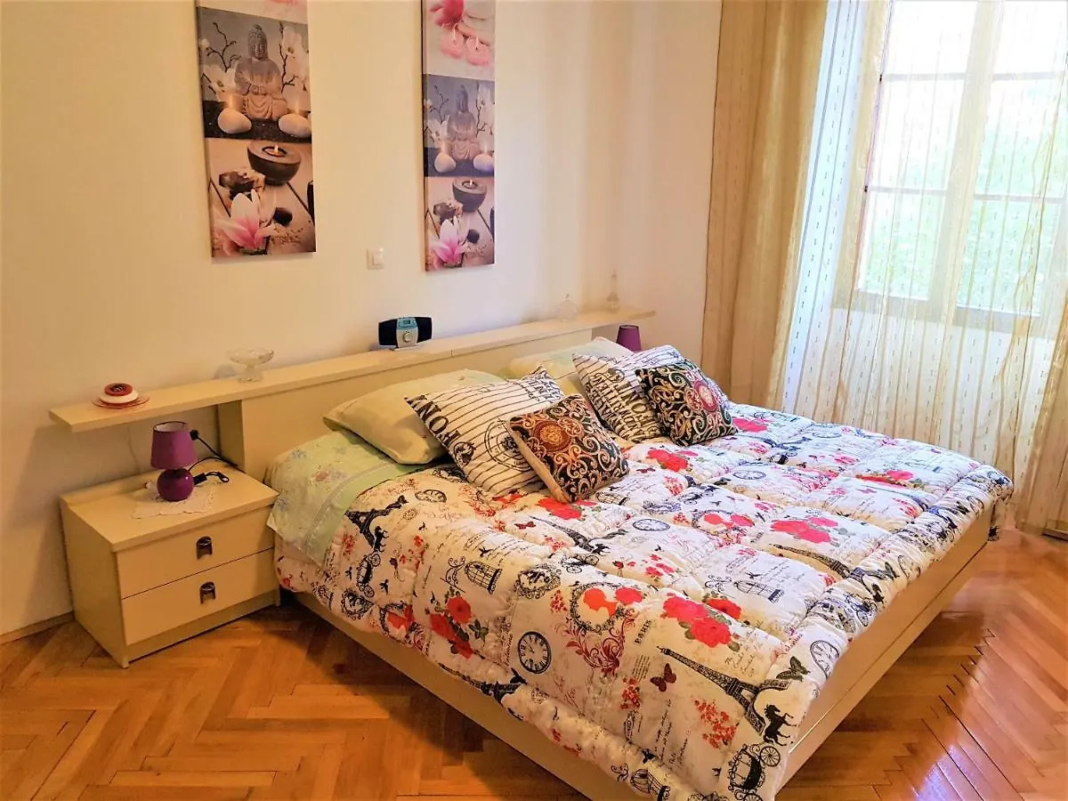 Noemi City Apartments Pula